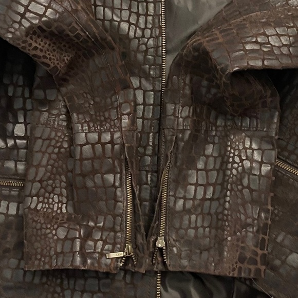 Alfani Petite Brown Leather Jacket Crew Neck Snake Skin Pockets Peplum PP - Picture 14 of 16